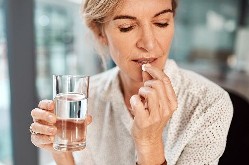 Uso de tratamiento oral en mujeres con posmenopausia