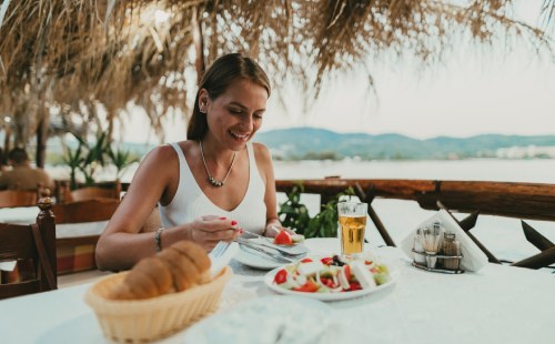 Pequeños excesos del verano que tu salud digestiva sí nota