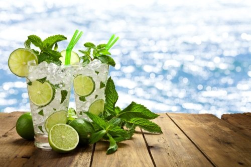 Refresco de limón y menta