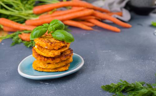 Tortitas de zanahoria, un aperitivo saludable