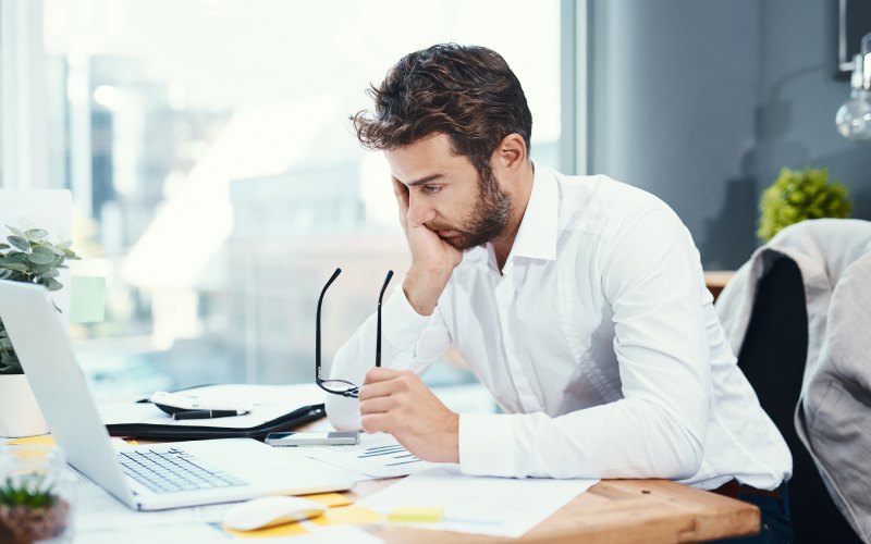 ¿Tu trabajo te está quemando? Señales del burnout