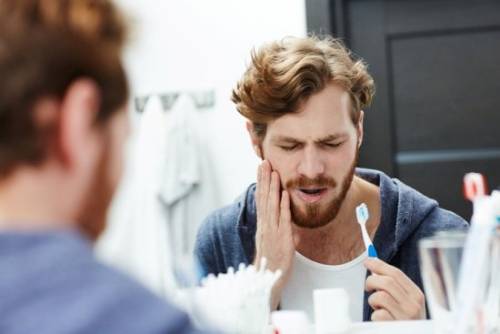 Hombre con sensibilidad dental