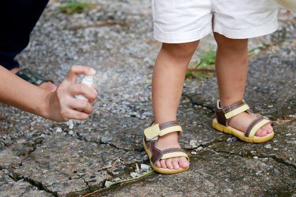 Uso de repelente en un niño